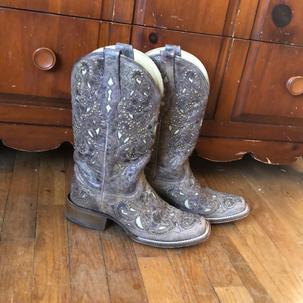 Corral boots